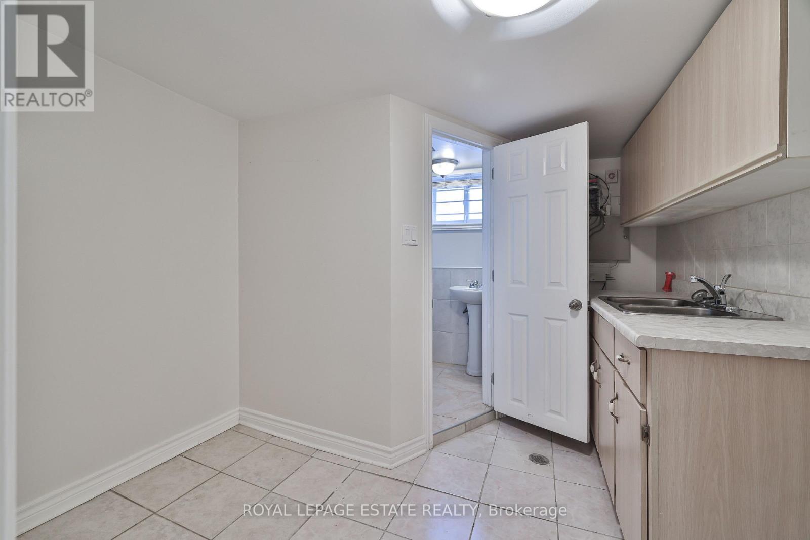 1279 Weston Road, Toronto, Ontario  M6M 4R2 - Photo 23 - W12379447