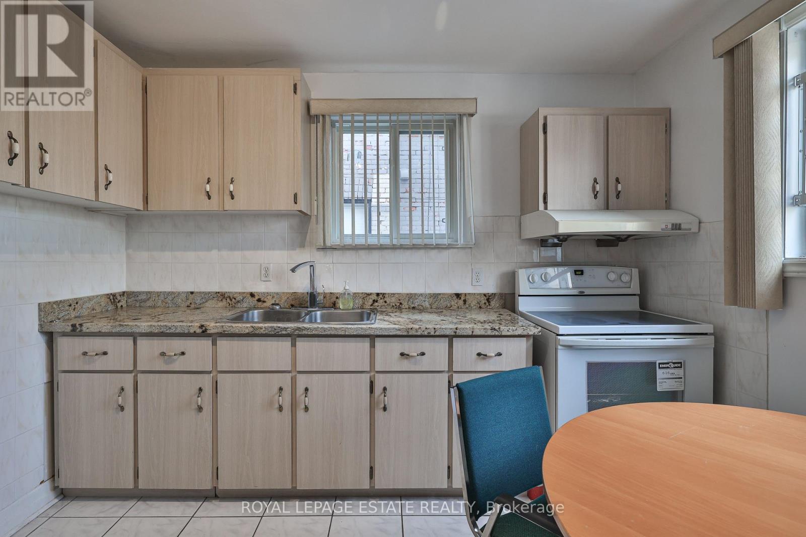 1279 Weston Road, Toronto, Ontario  M6M 4R2 - Photo 8 - W12379447