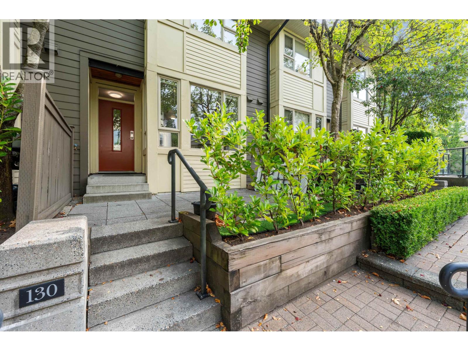 130 9229 UNIVERSITY CRESCENT, Burnaby, British Columbia
