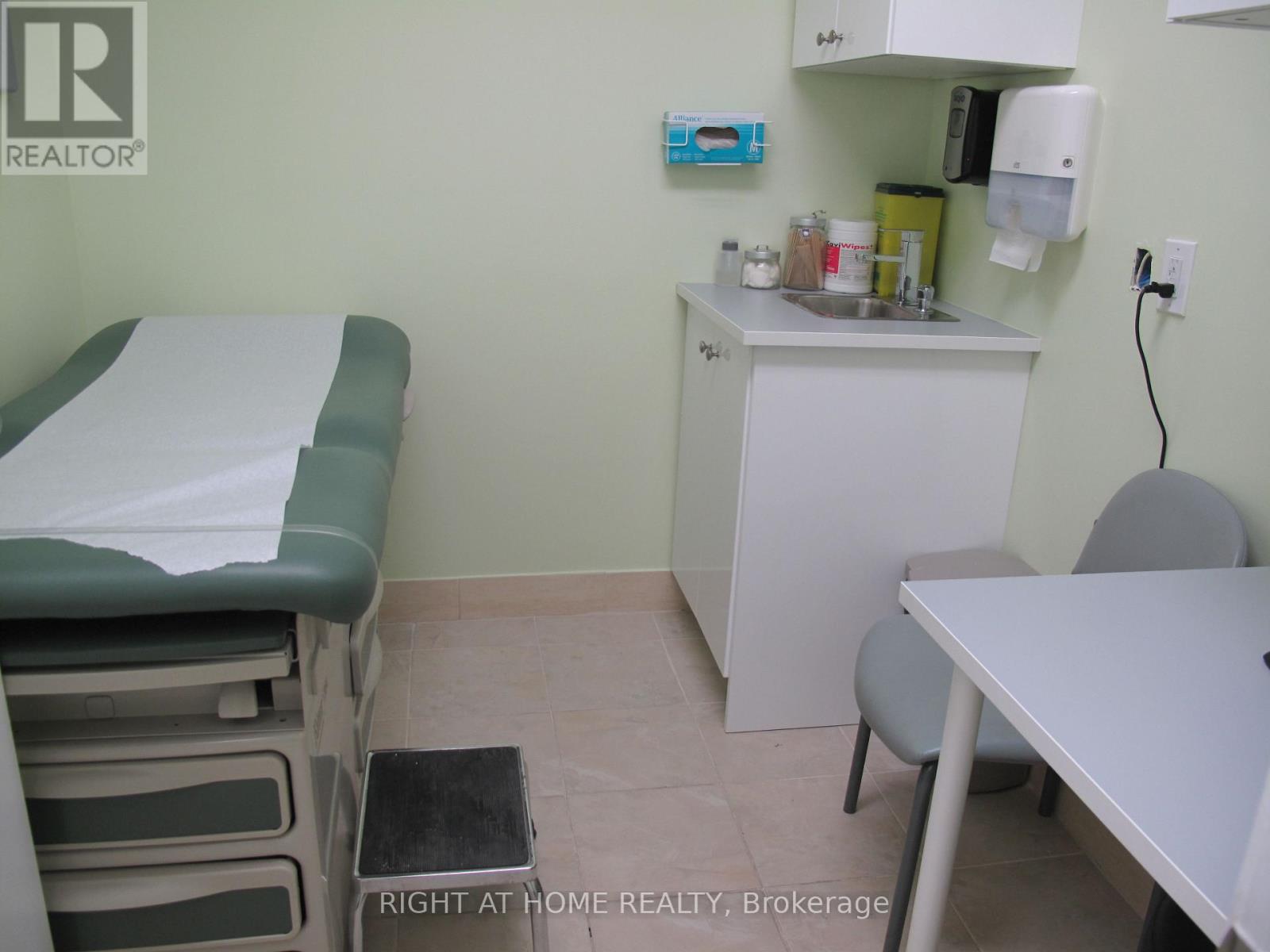 2 - 403 Parliament Street, Toronto, Ontario M5A 3A1 - Photo 8 - C12379463