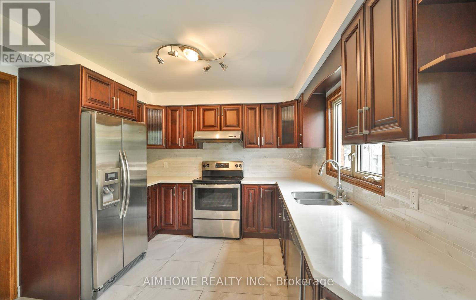 1339 Windrush Drive, Oakville, Ontario  L6M 1W4 - Photo 11 - W12379465