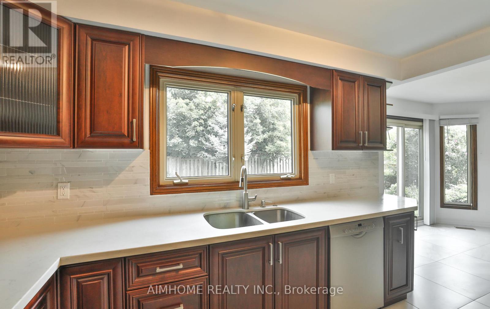 1339 Windrush Drive, Oakville, Ontario  L6M 1W4 - Photo 13 - W12379465