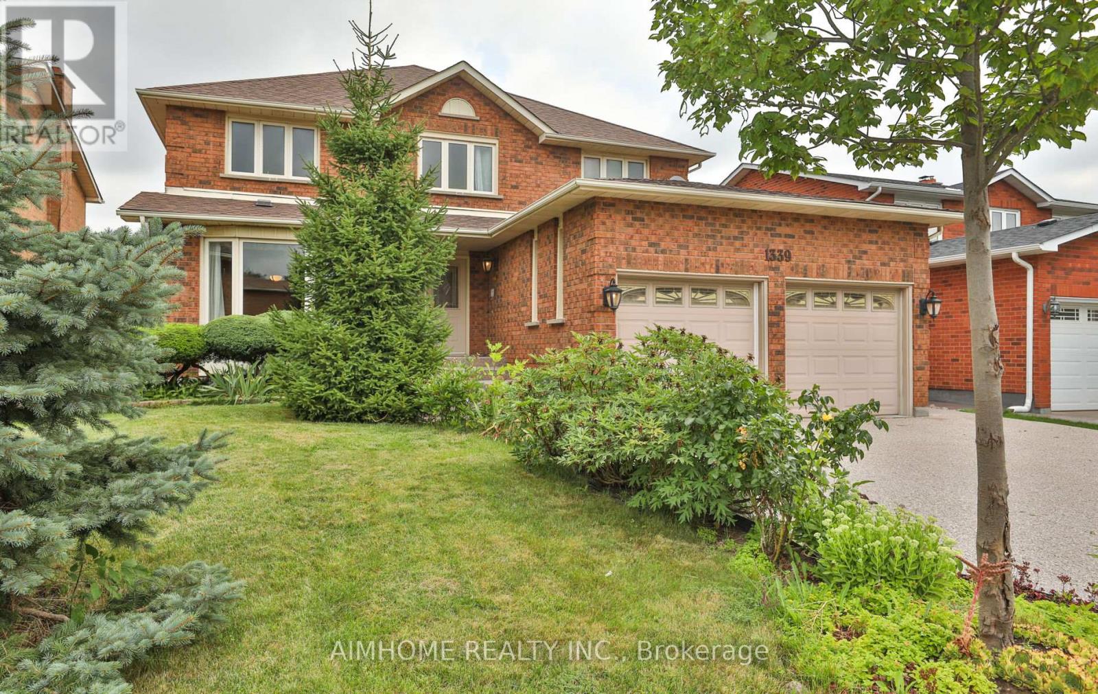 1339 Windrush Drive, Oakville, Ontario  L6M 1W4 - Photo 3 - W12379465