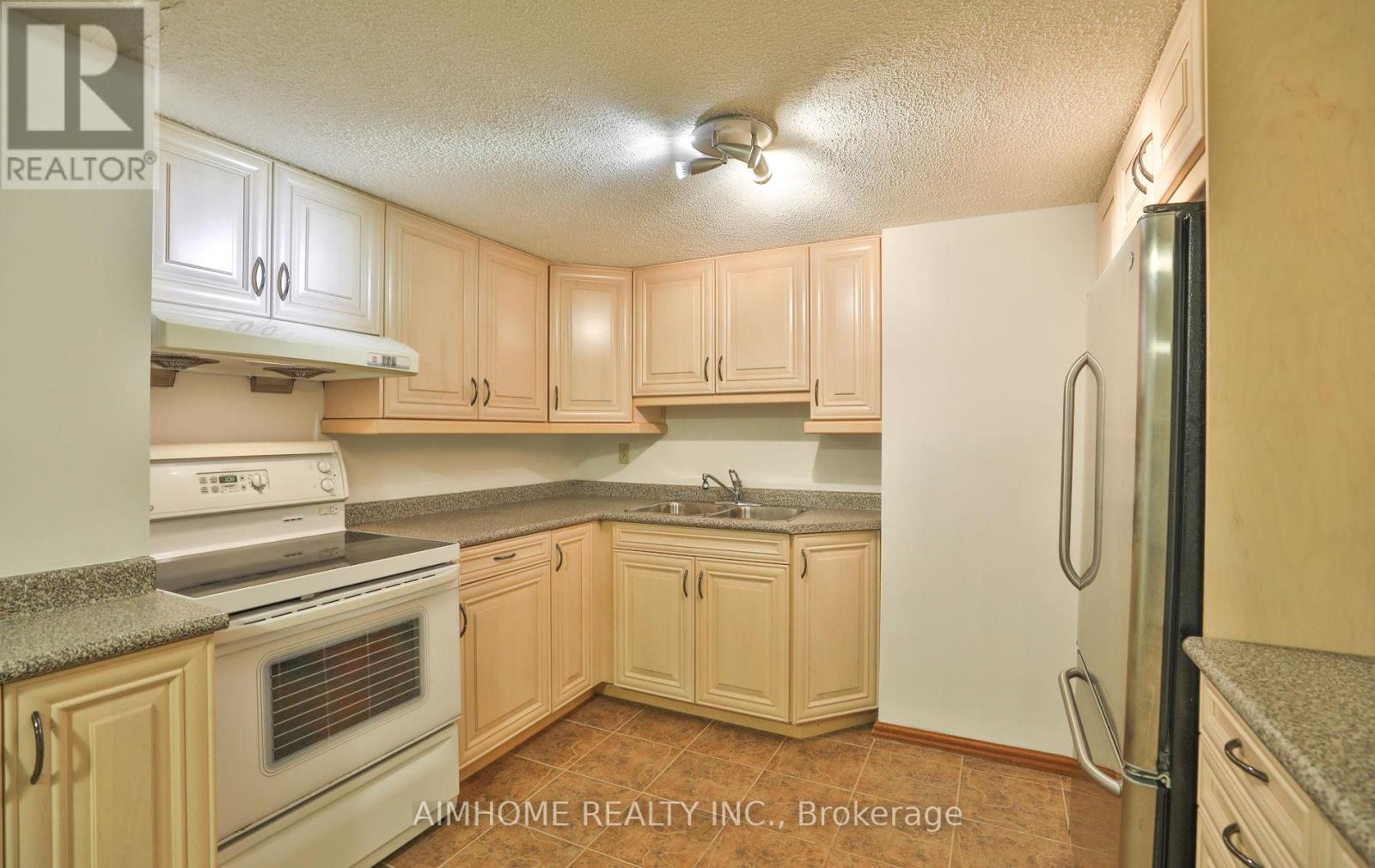 1339 Windrush Drive, Oakville, Ontario  L6M 1W4 - Photo 43 - W12379465