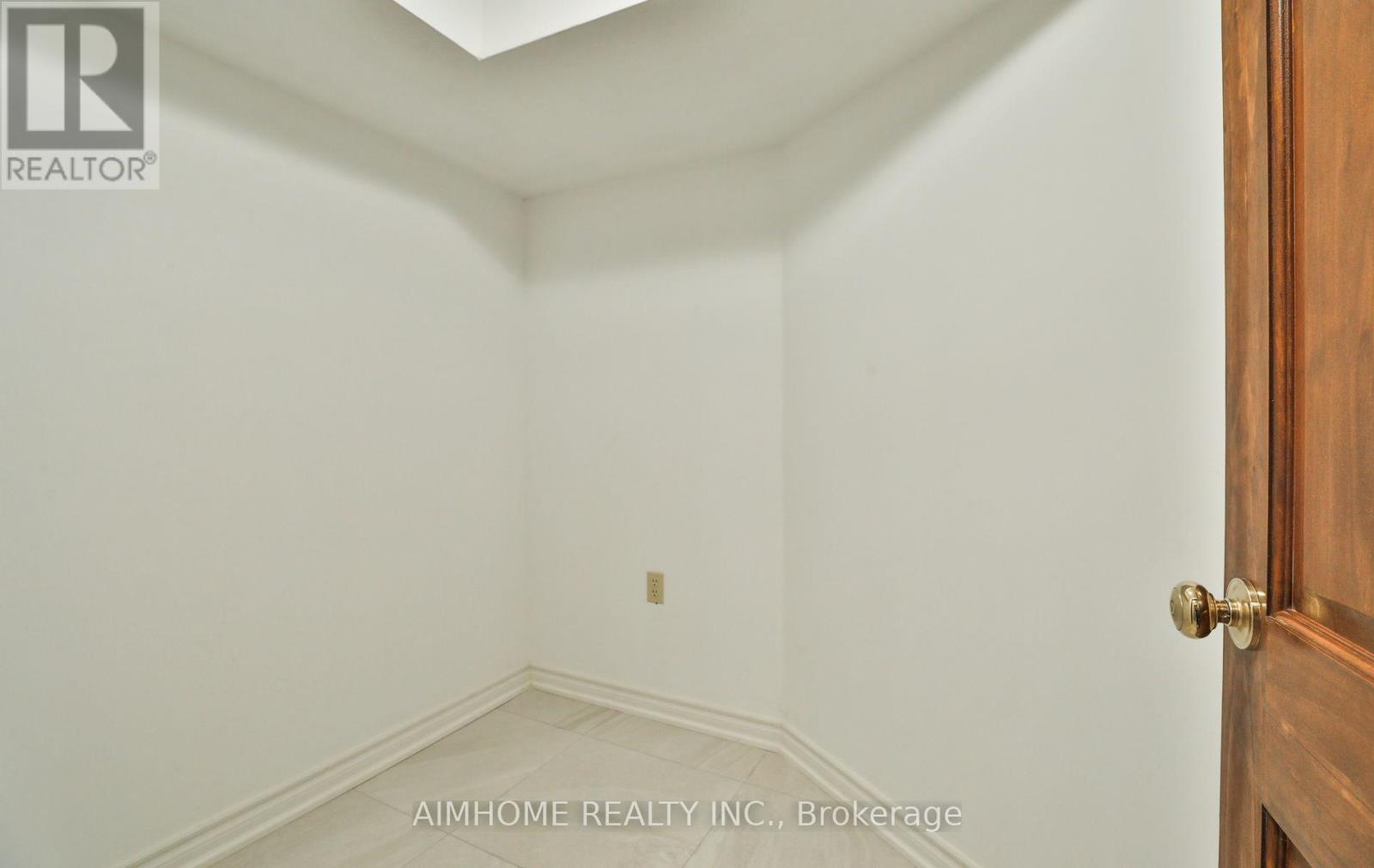 1339 Windrush Drive, Oakville, Ontario  L6M 1W4 - Photo 46 - W12379465