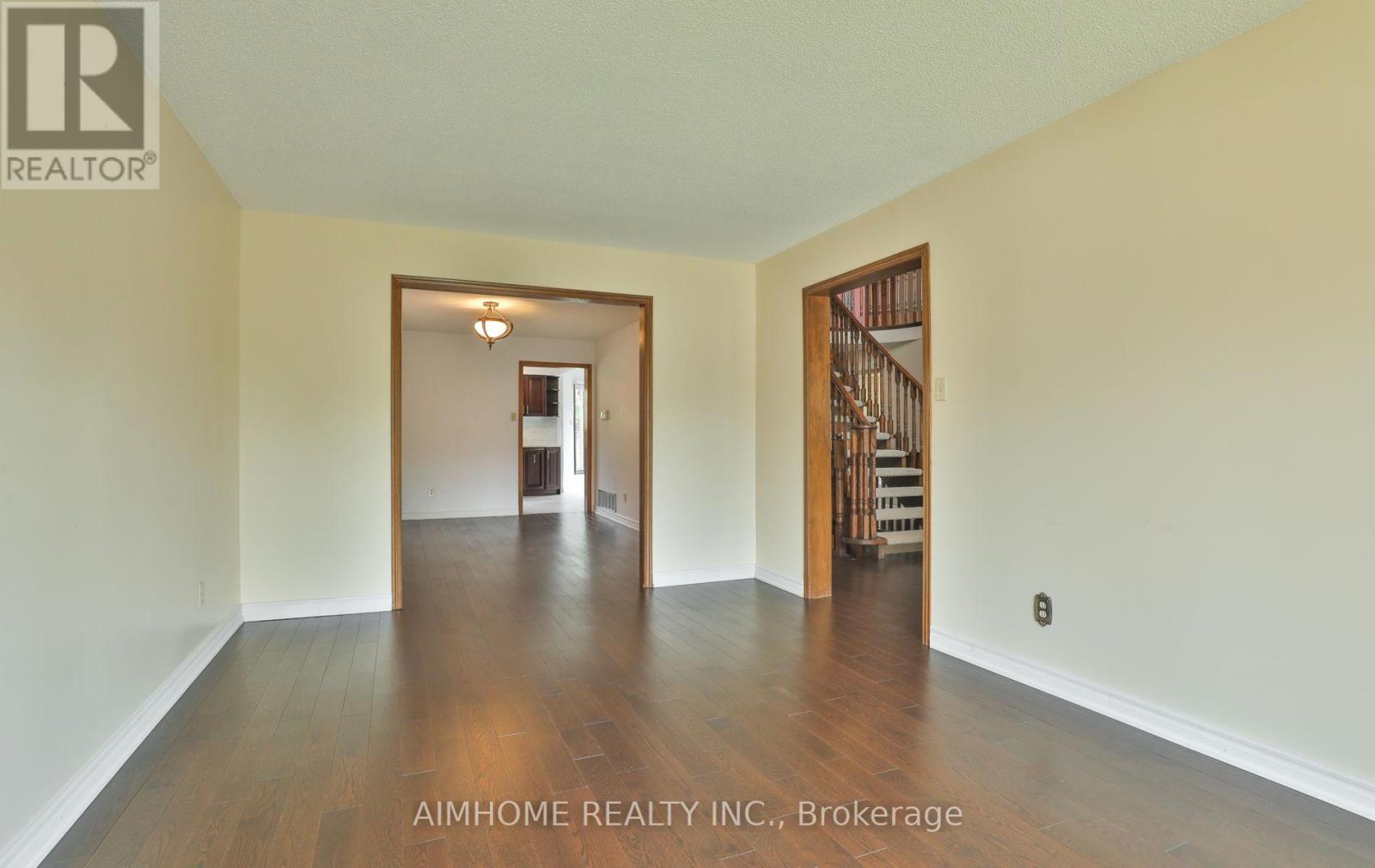 1339 Windrush Drive, Oakville, Ontario  L6M 1W4 - Photo 7 - W12379465