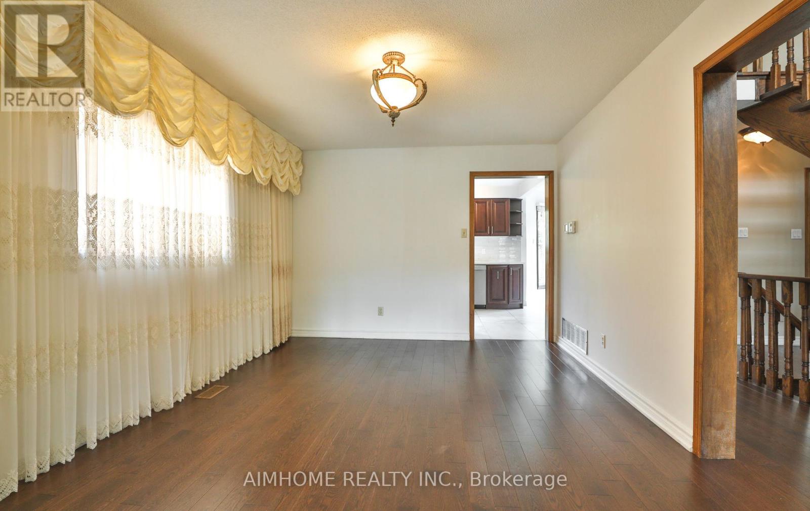 1339 Windrush Drive, Oakville, Ontario  L6M 1W4 - Photo 8 - W12379465