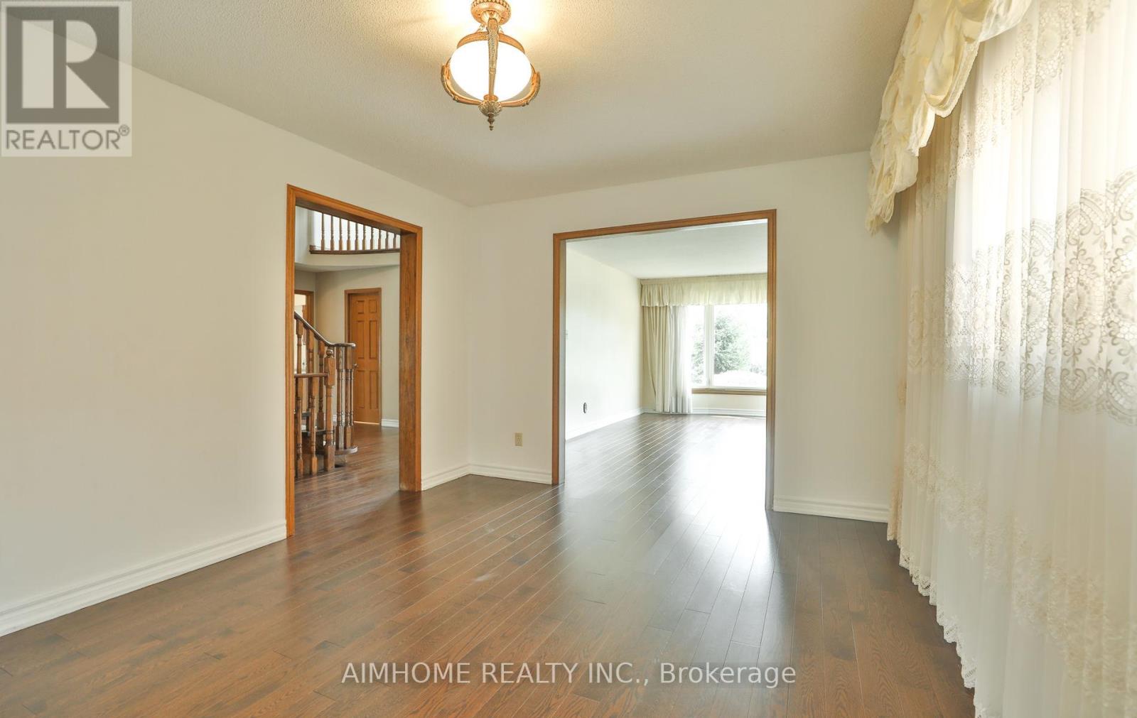 1339 Windrush Drive, Oakville, Ontario  L6M 1W4 - Photo 9 - W12379465