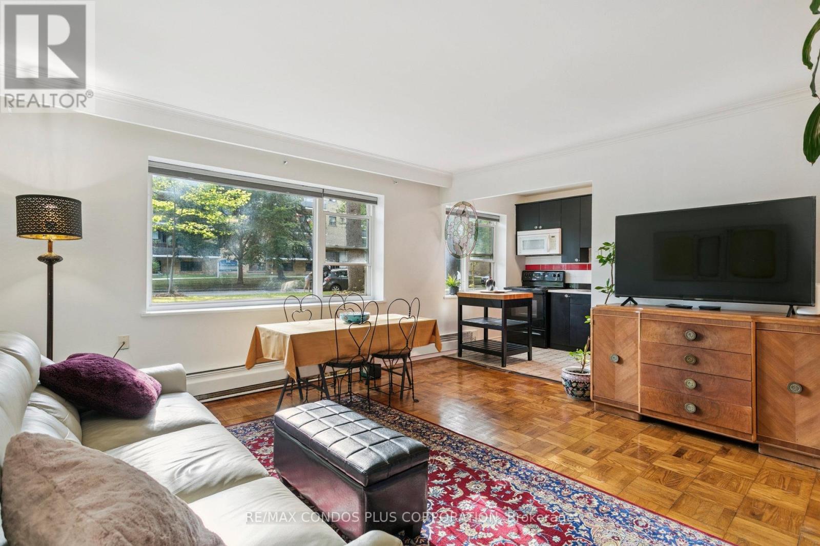 101 - 185 Stephen Drive, Toronto, Ontario  M8Y 3N5 - Photo 4 - W12375168