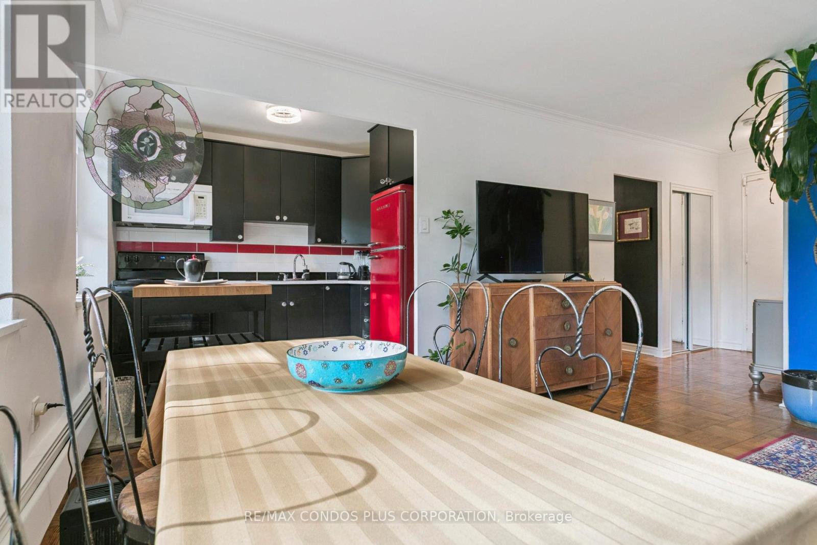 101 - 185 Stephen Drive, Toronto, Ontario  M8Y 3N5 - Photo 7 - W12375168