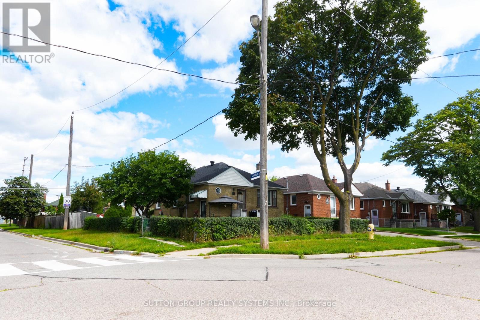 30 Silvercrest Avenue, Toronto (Alderwood), Ontario  M8W 2S4 - Photo 28 - W12379472