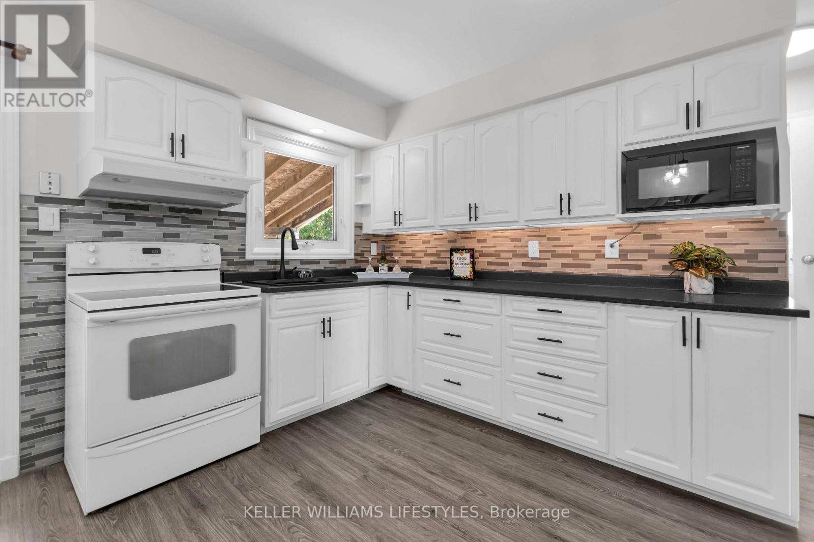 117 Woodrow Crescent, London South, Ontario  N6E 1E7 - Photo 13 - X12379480