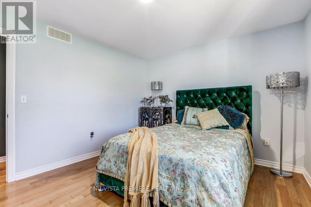 8578 Vance Drive, Lambton Shores, Ontario  N0N 1J7 - Photo 16 - X12379535