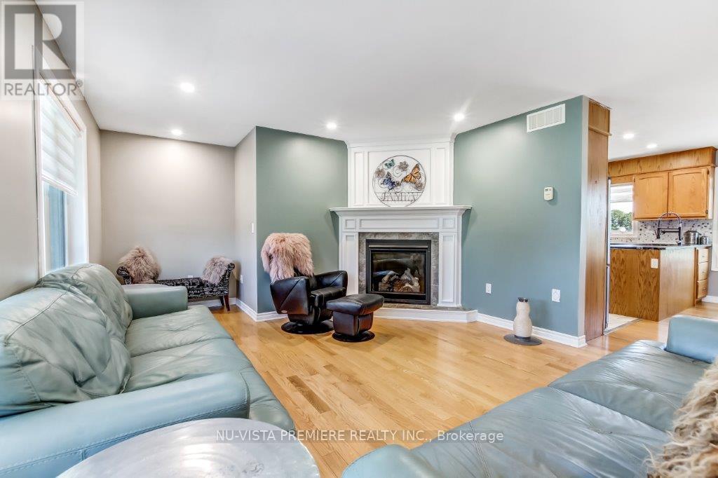 8578 Vance Drive, Lambton Shores, Ontario  N0N 1J7 - Photo 4 - X12379535