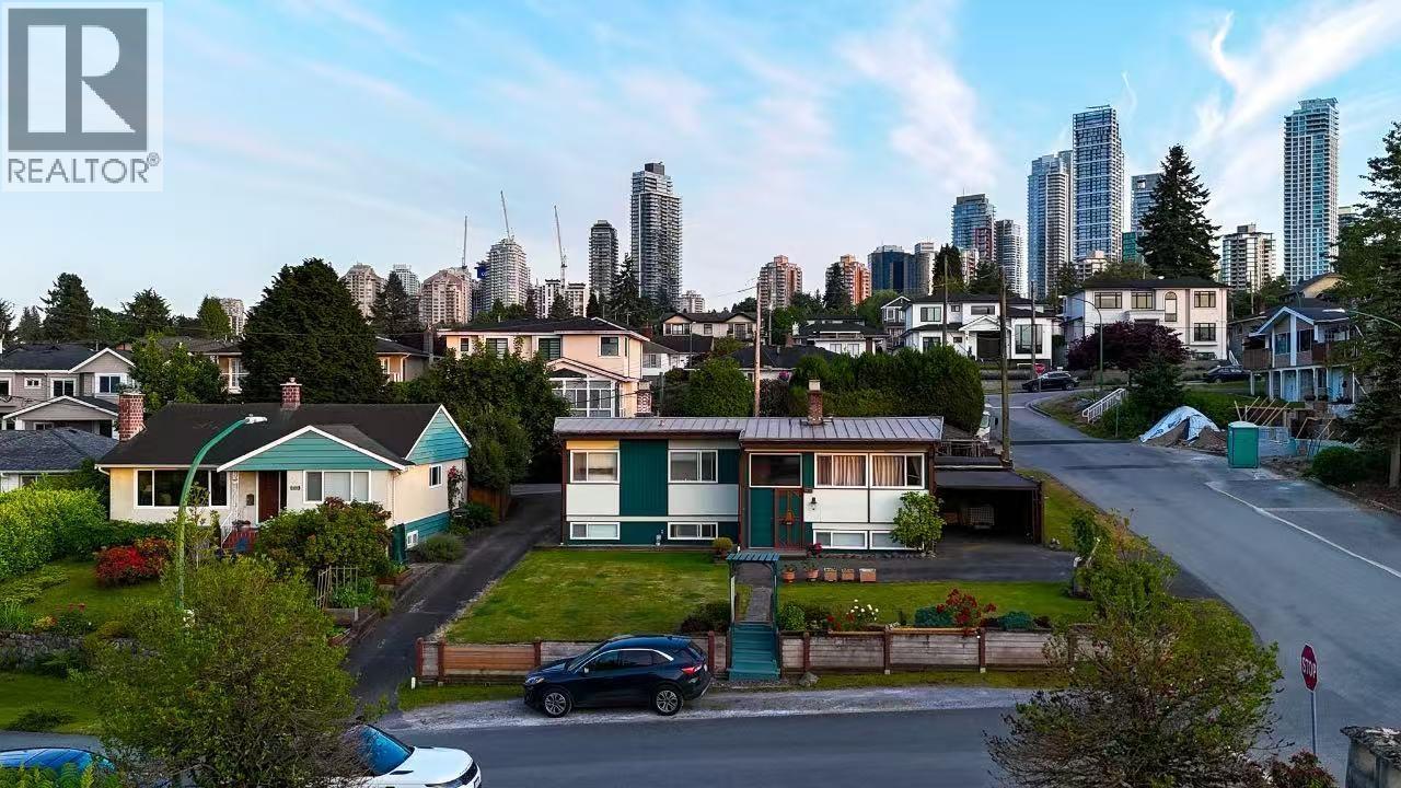 4646 Charlotte Court, Burnaby, British Columbia  V5G 2R8 - Photo 3 - R3042174