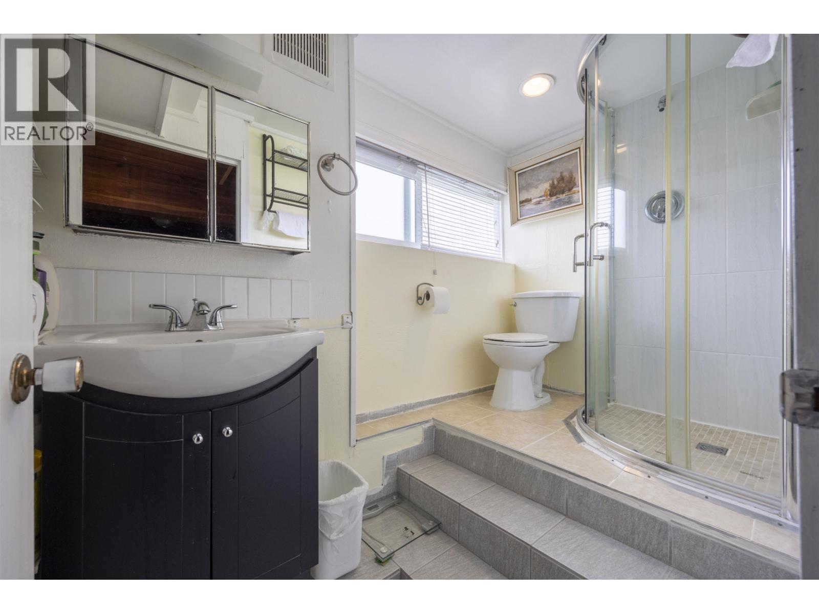 4646 Charlotte Court, Burnaby, British Columbia  V5G 2R8 - Photo 10 - R3042174