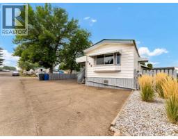135 Anson Avenue Sw Sw Hill, Medicine Hat, Ca