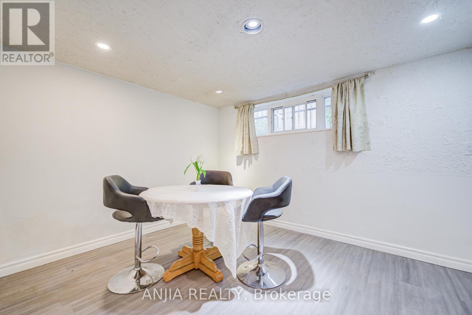 5 Beaverton Road S, Richmond Hill, Ontario  L4C 2H5 - Photo 18 - N12379483