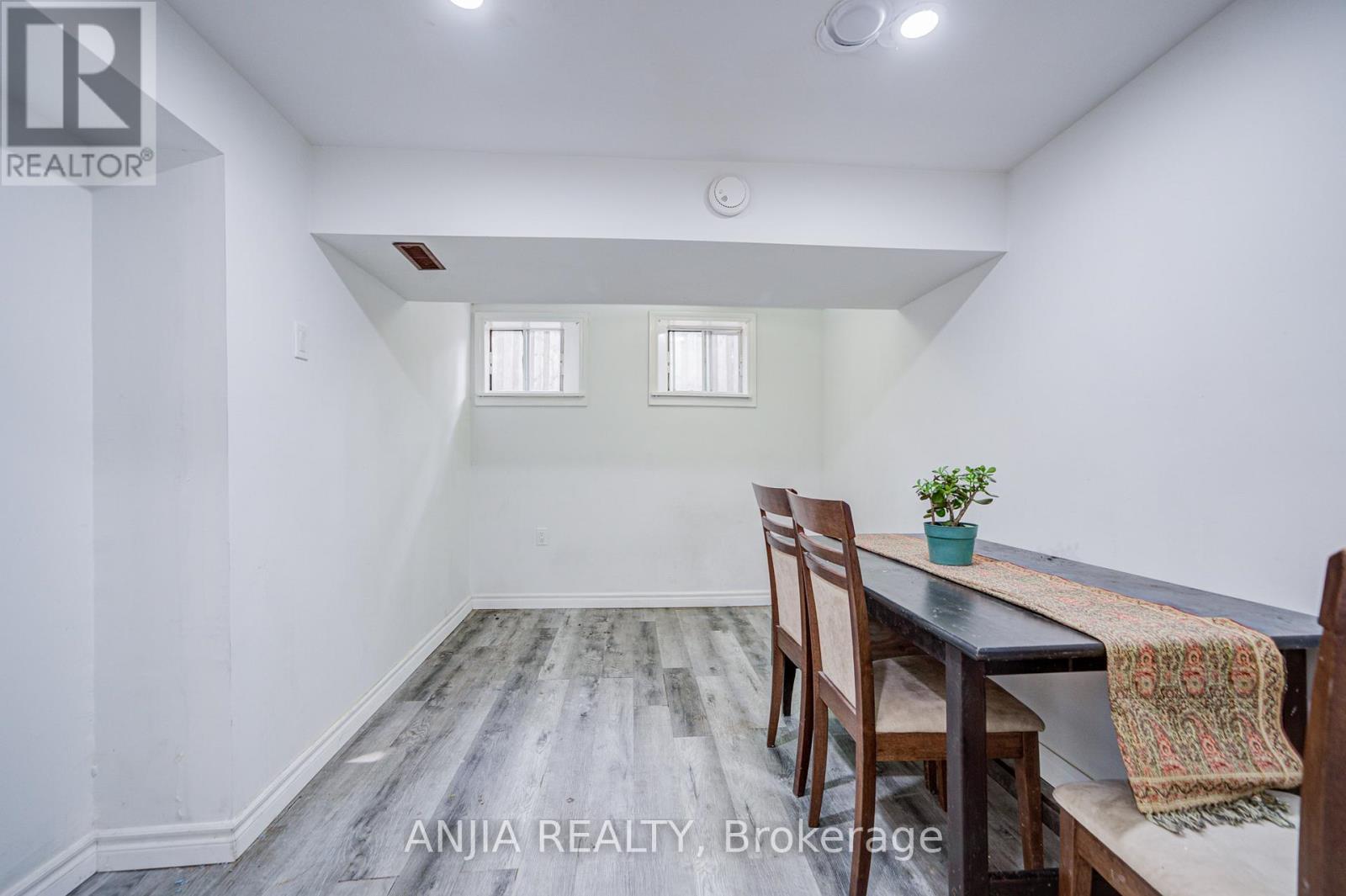 5 Beaverton Road S, Richmond Hill, Ontario  L4C 2H5 - Photo 23 - N12379483