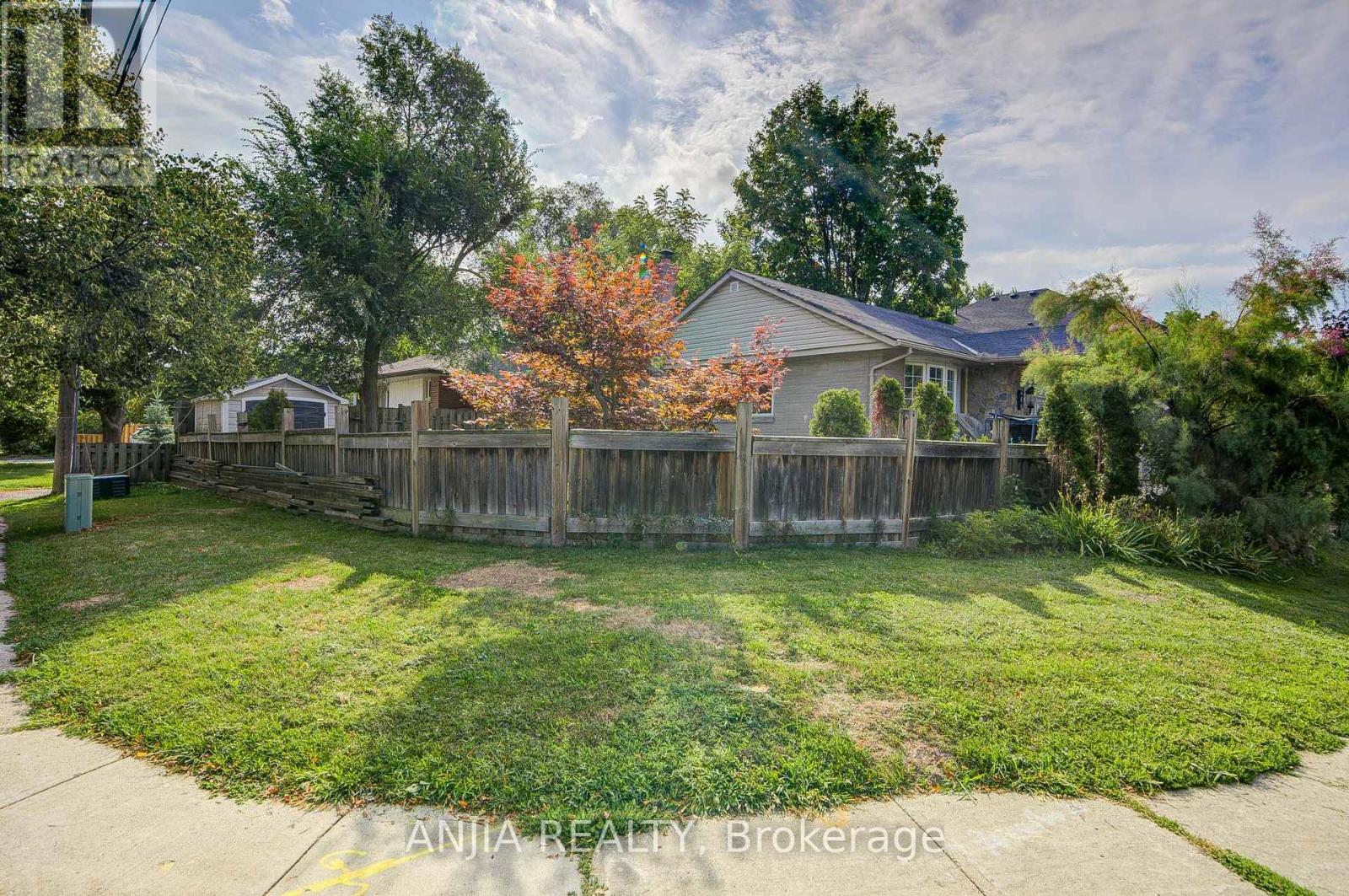 5 Beaverton Road S, Richmond Hill, Ontario  L4C 2H5 - Photo 29 - N12379483