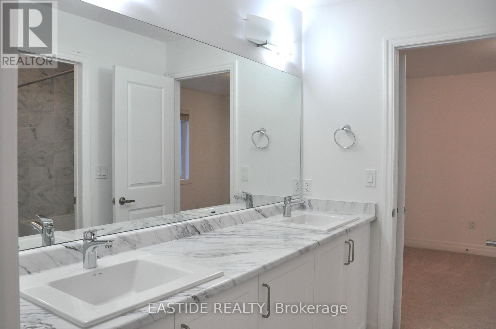 156 Frank Kelly Drive, East Gwillimbury, Ontario  L9N 0V1 - Photo 31 - N12379522
