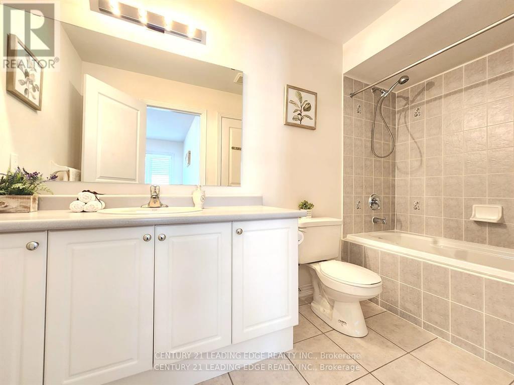 48 Starhill Crescent, Markham, Ontario  L6C 2Z9 - Photo 20 - N12379524