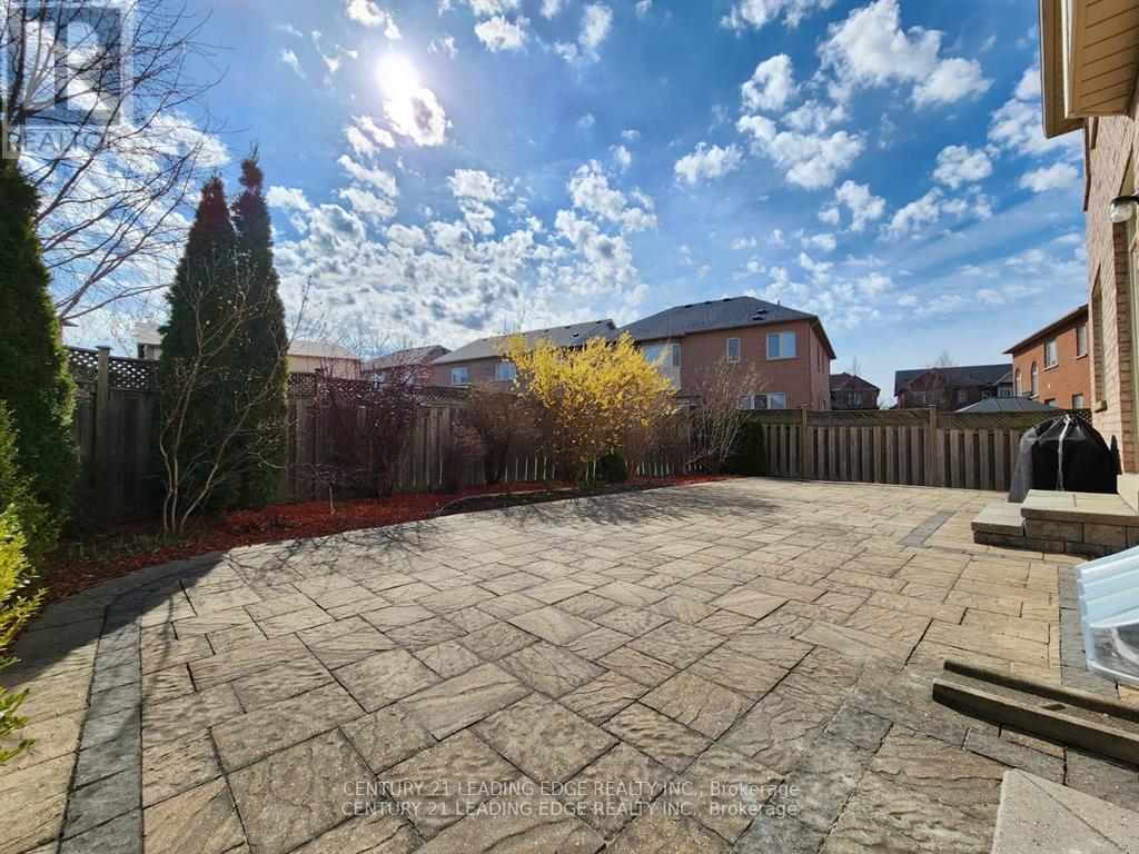 48 Starhill Crescent, Markham, Ontario  L6C 2Z9 - Photo 23 - N12379524