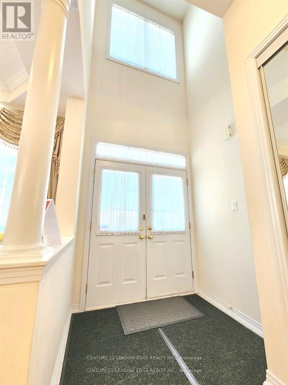 48 Starhill Crescent, Markham, Ontario  L6C 2Z9 - Photo 3 - N12379524