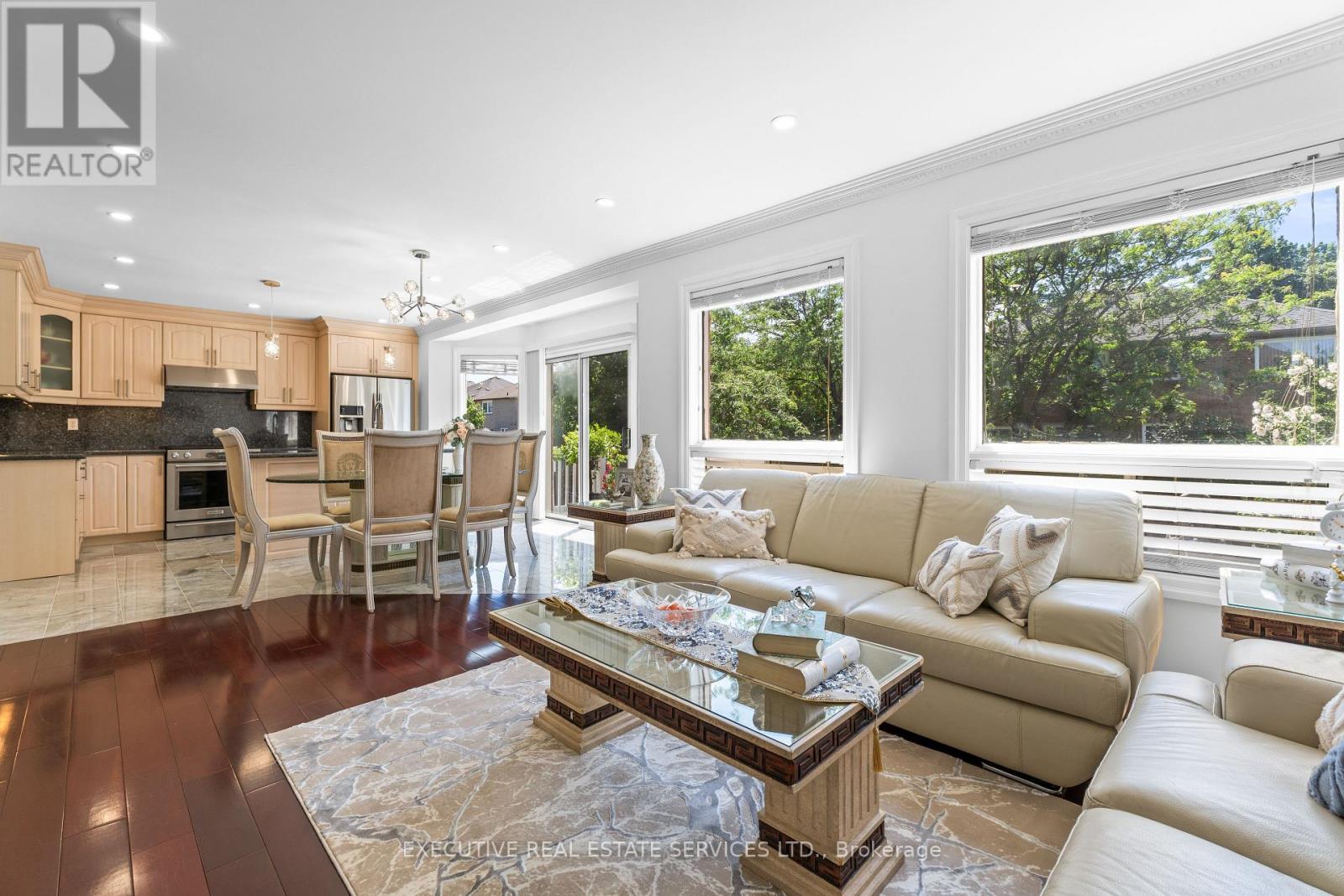 7090 Terragar Boulevard, Mississauga, Ontario  L5N 7N2 - Photo 15 - W12379495