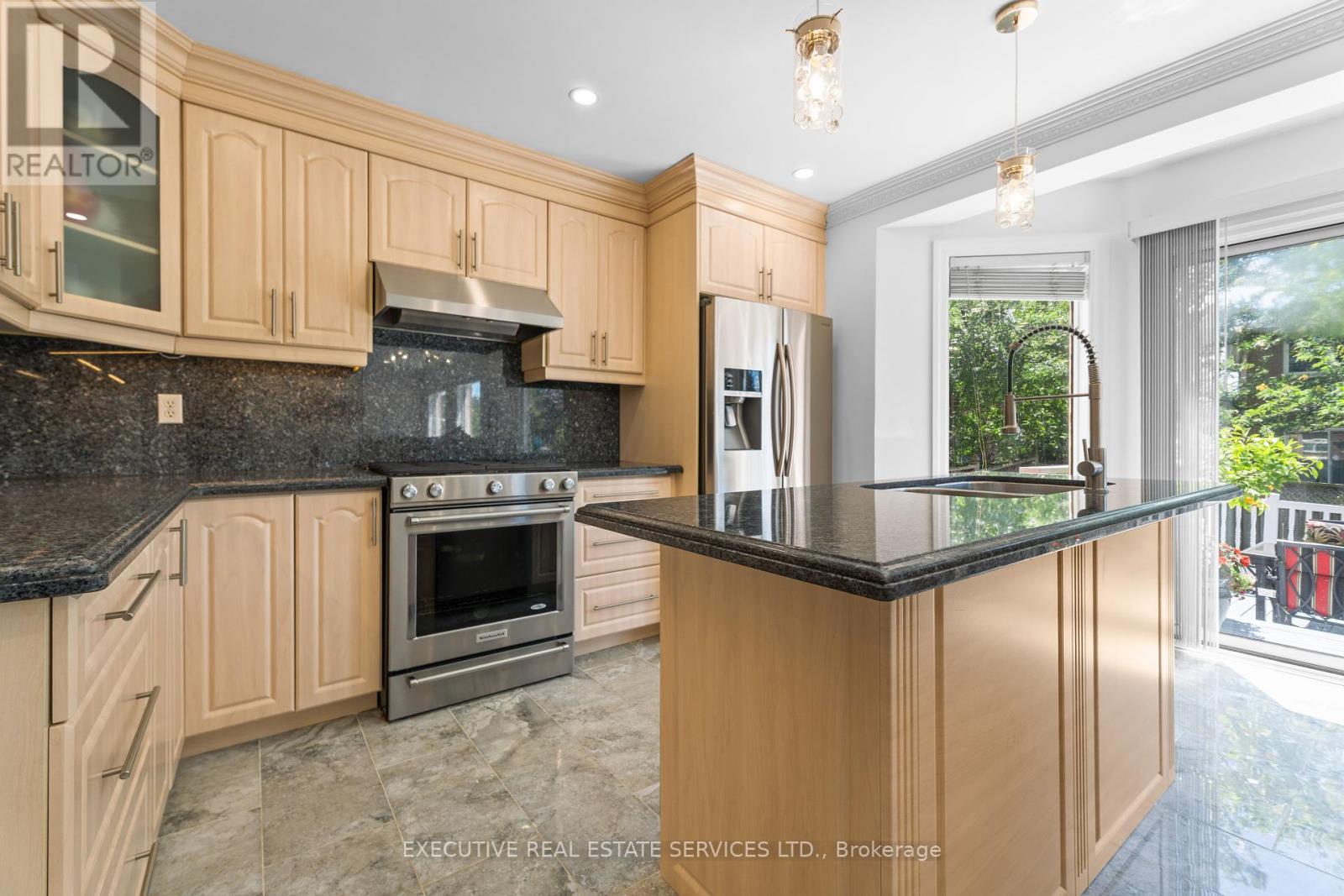 7090 Terragar Boulevard, Mississauga, Ontario  L5N 7N2 - Photo 17 - W12379495