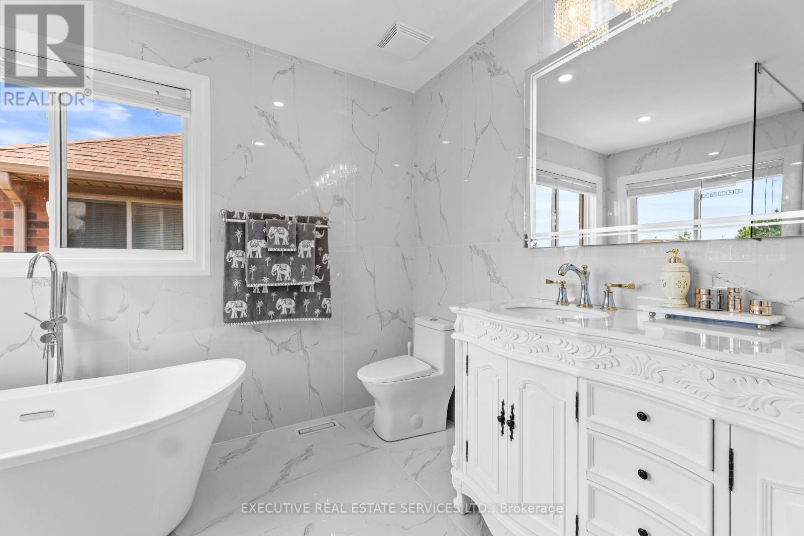 7090 Terragar Boulevard, Mississauga, Ontario  L5N 7N2 - Photo 29 - W12379495