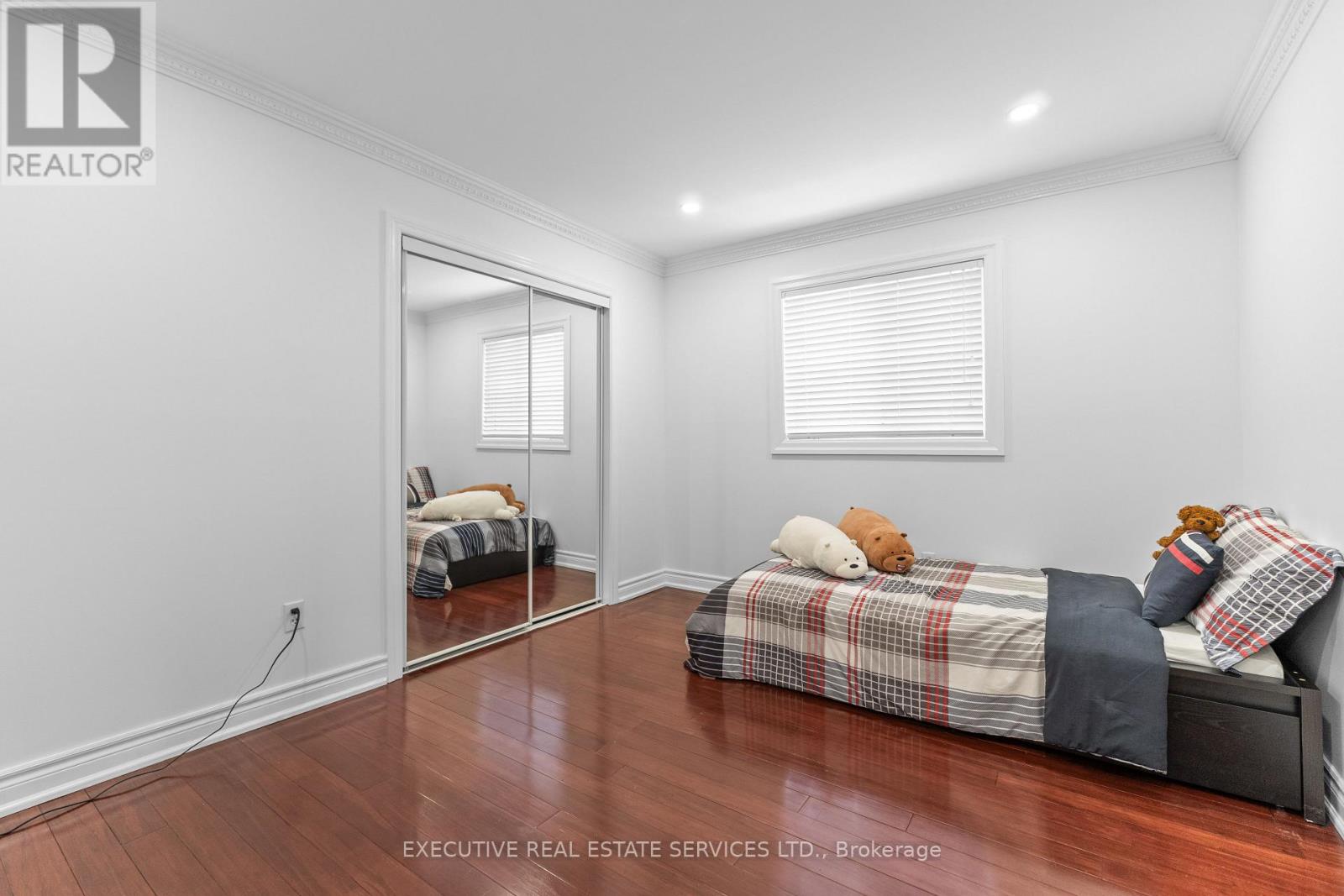 7090 Terragar Boulevard, Mississauga, Ontario  L5N 7N2 - Photo 30 - W12379495