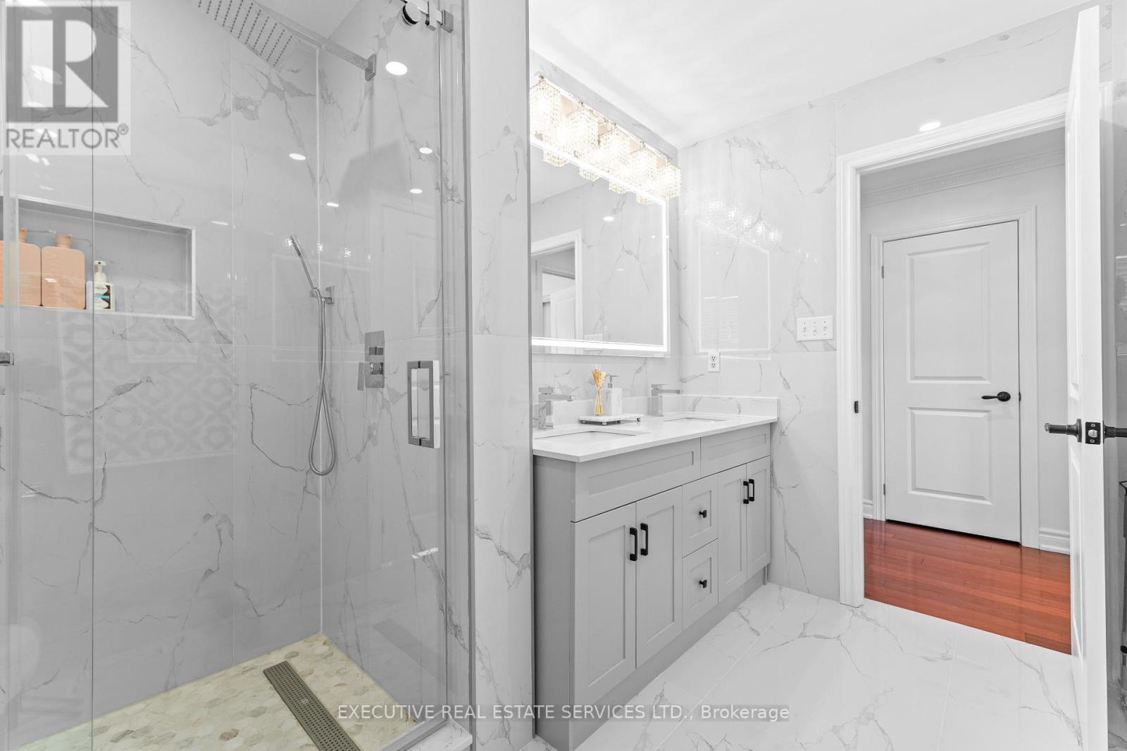 7090 Terragar Boulevard, Mississauga, Ontario  L5N 7N2 - Photo 33 - W12379495