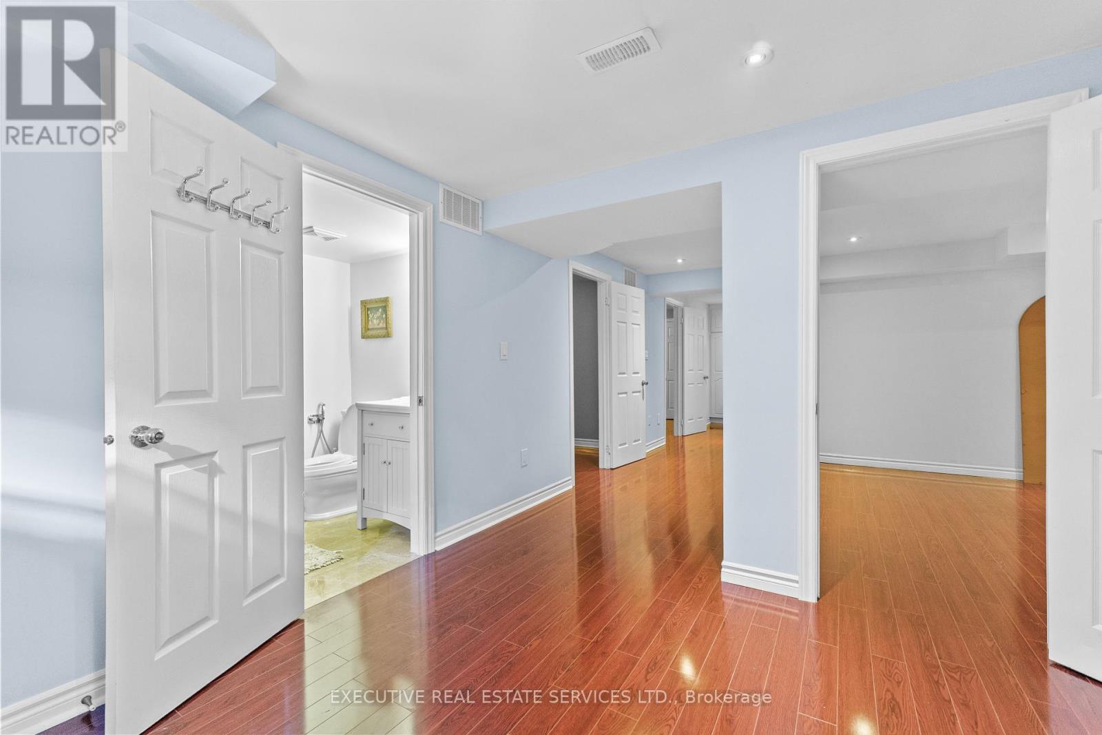 7090 Terragar Boulevard, Mississauga, Ontario  L5N 7N2 - Photo 40 - W12379495