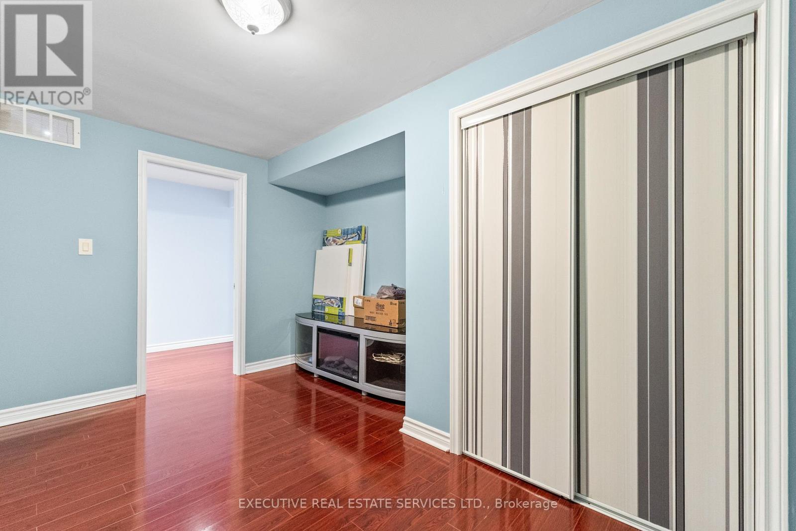 7090 Terragar Boulevard, Mississauga, Ontario  L5N 7N2 - Photo 46 - W12379495