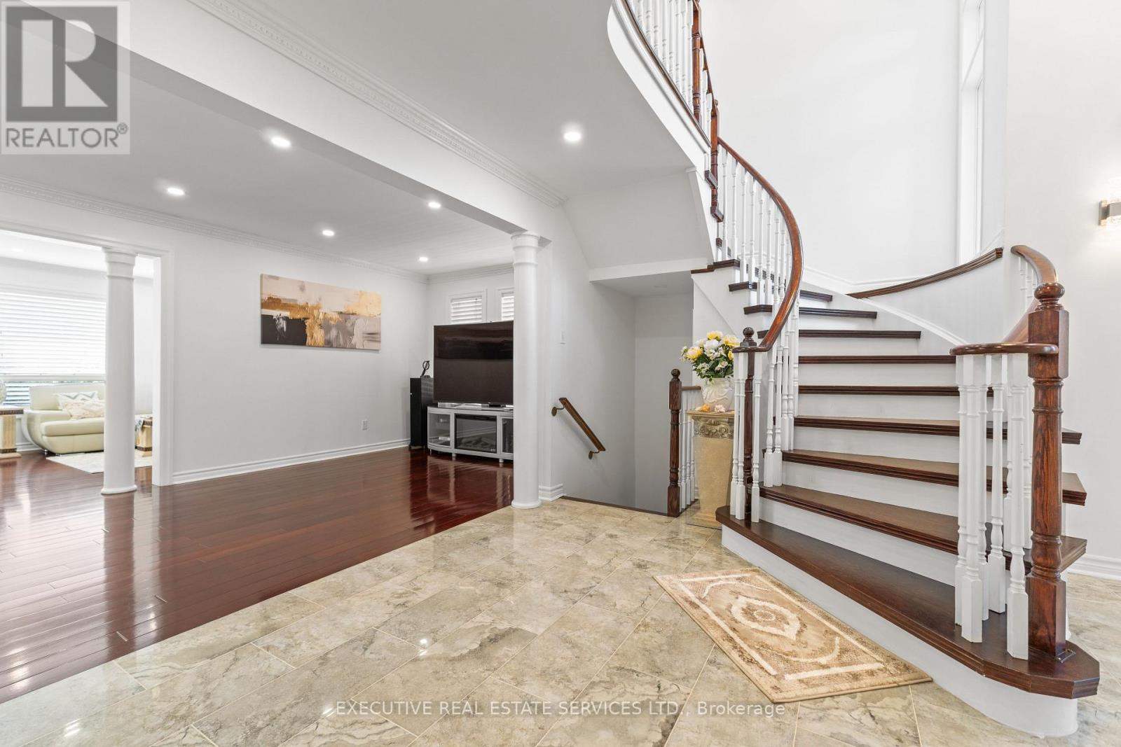 7090 Terragar Boulevard, Mississauga, Ontario  L5N 7N2 - Photo 8 - W12379495