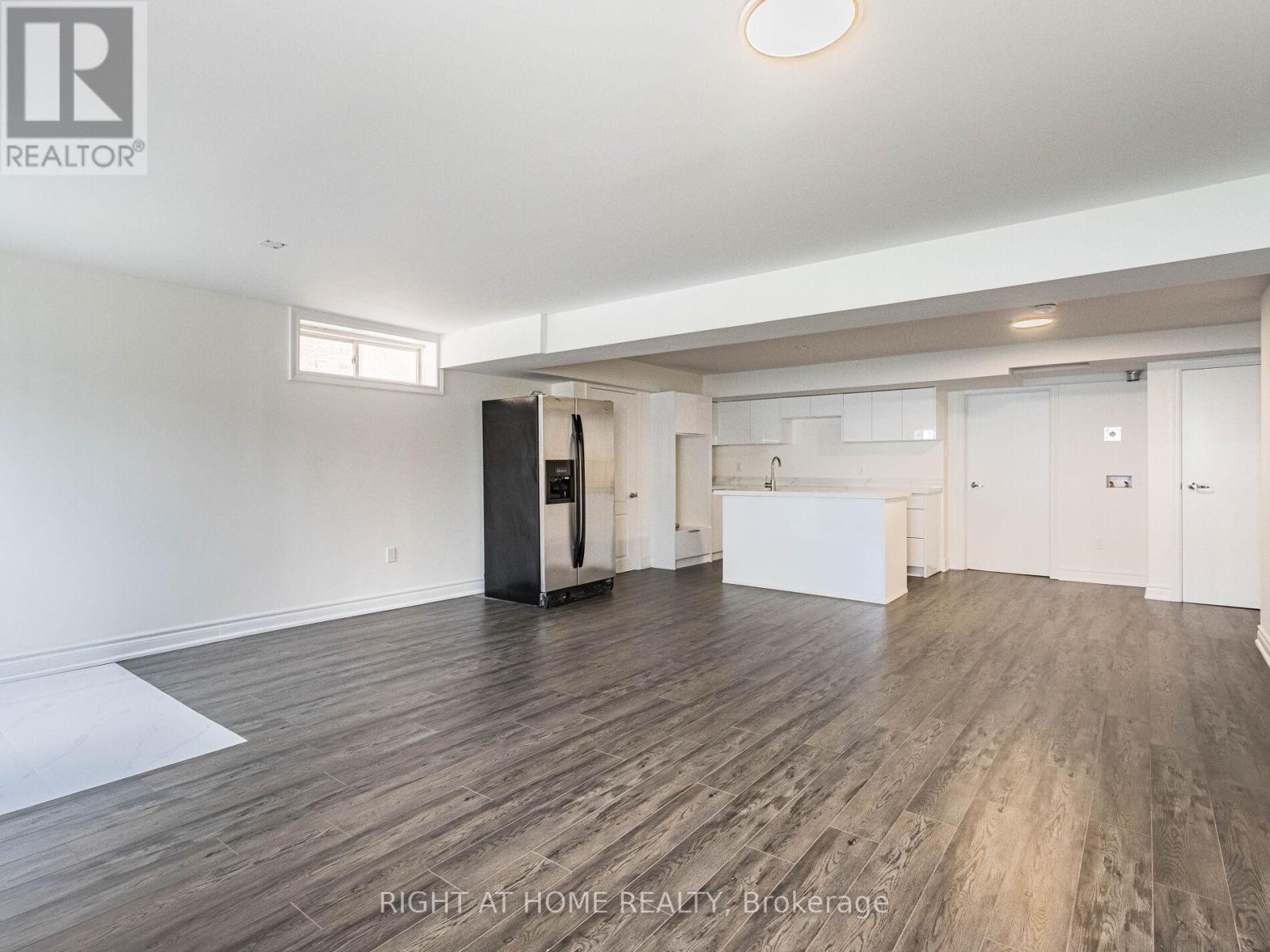612 Serafini Crescent, Milton (Wi Willmott), Ontario  L9T 7P1 - Photo 35 - W12379500