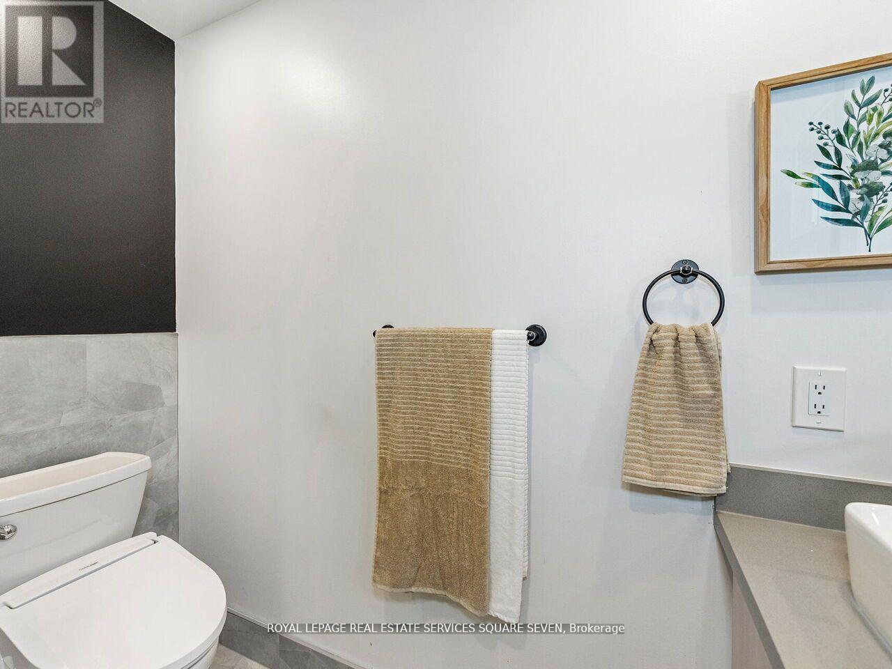 234 Sewell Drive, Oakville, Ontario  L6H 1E4 - Photo 17 - W12379516