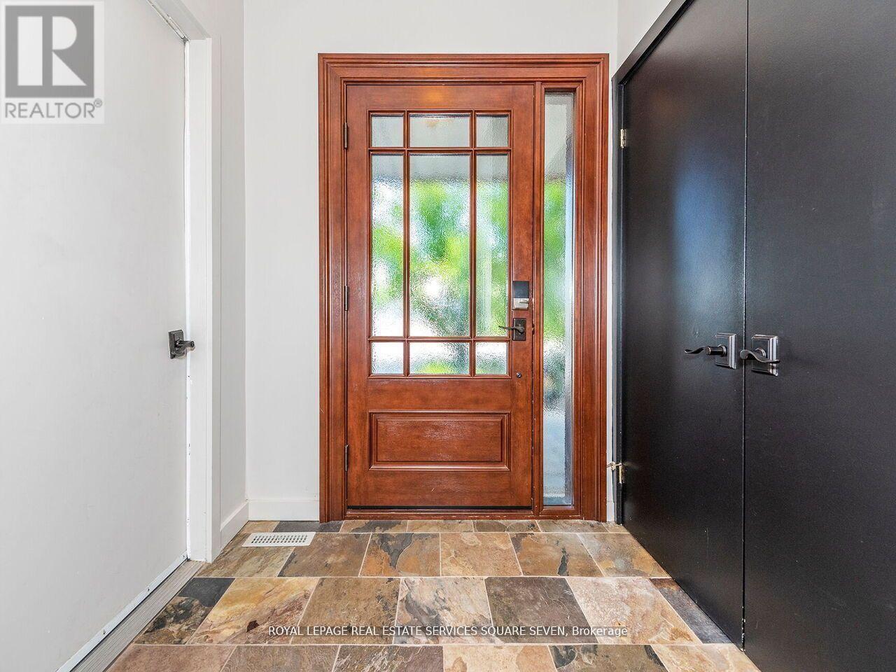 234 Sewell Drive, Oakville, Ontario  L6H 1E4 - Photo 2 - W12379516