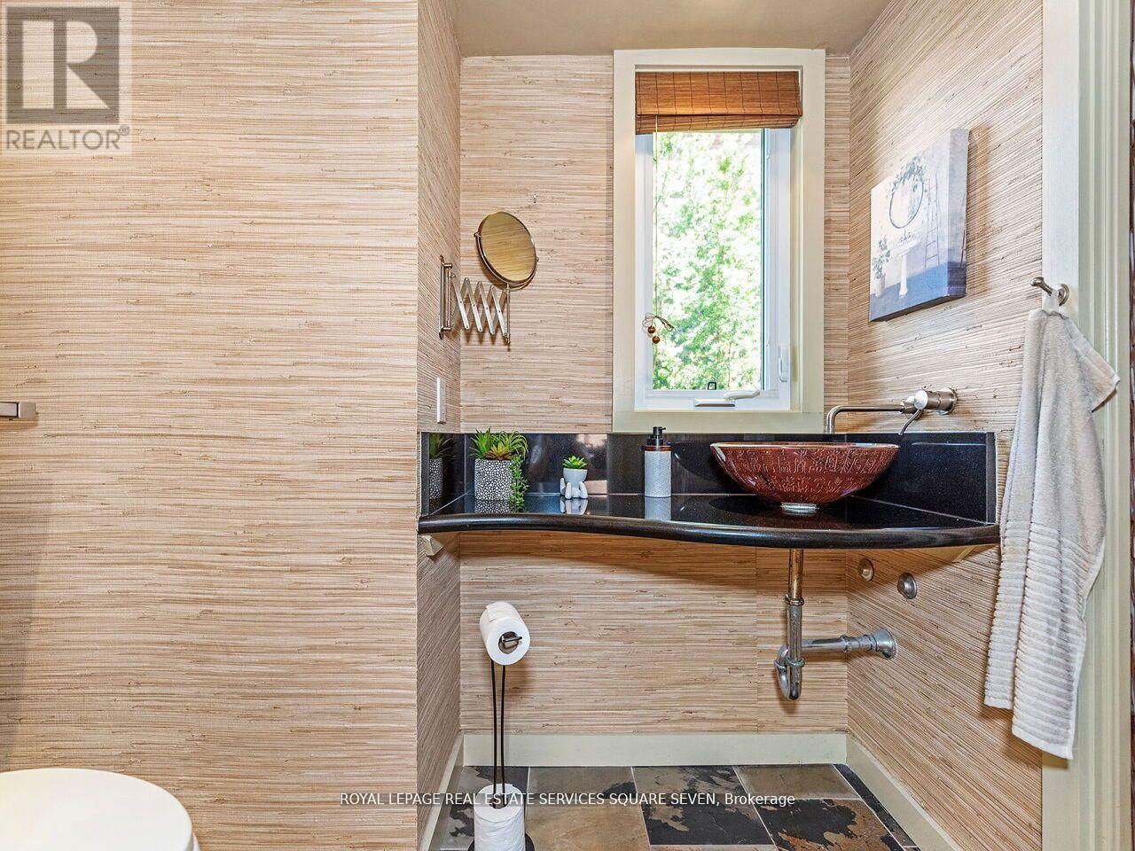 234 Sewell Drive, Oakville, Ontario  L6H 1E4 - Photo 7 - W12379516