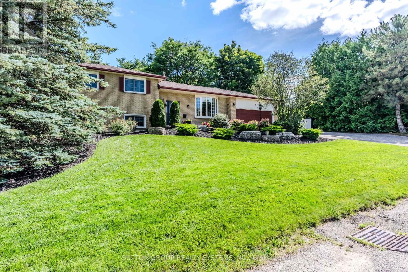 Property at 17 WILLIAM REX CRESCENT image 2