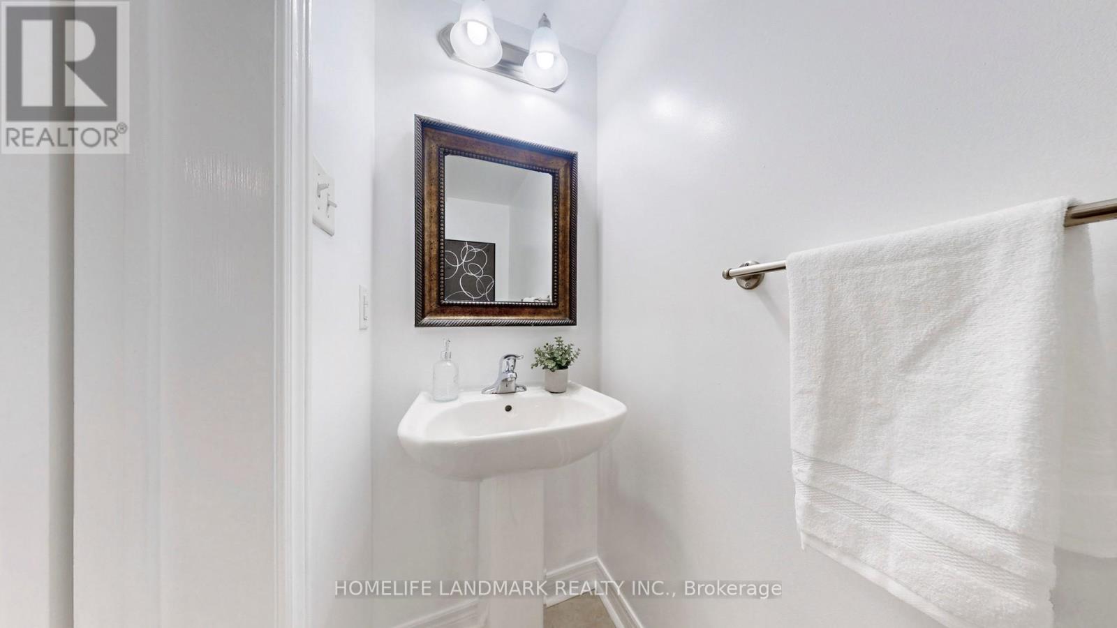 7 Kawneer Terrace, Toronto, Ontario  M1P 0C3 - Photo 7 - E12379558