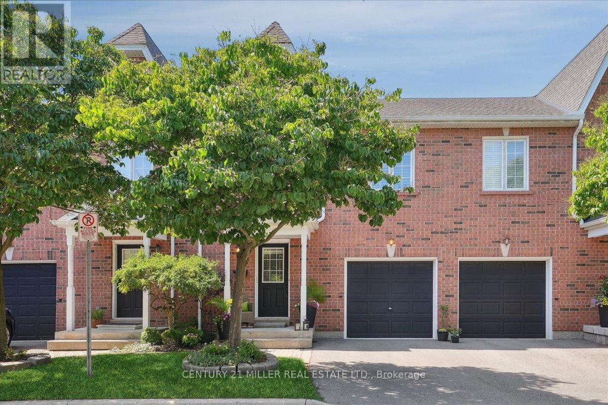Property at 4 - 5427 LAKESHORE ROAD image 1