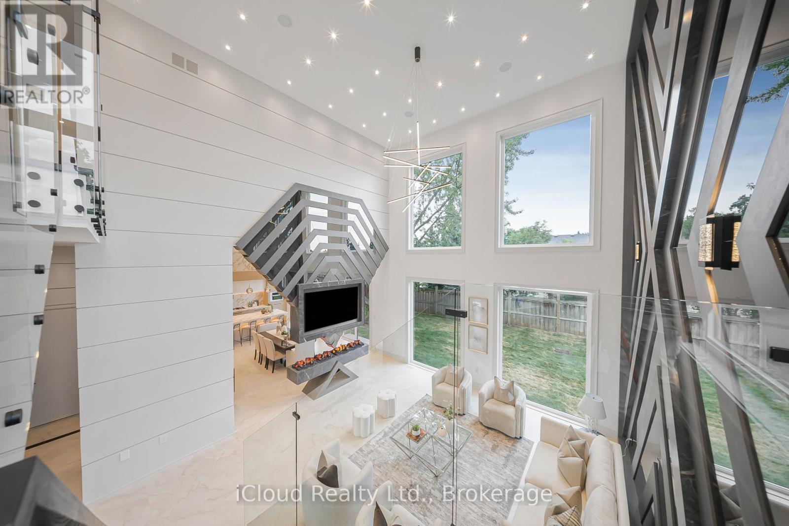 1374 Tansley Drive, Oakville, Ontario  L6L 2N4 - Photo 15 - W12379564