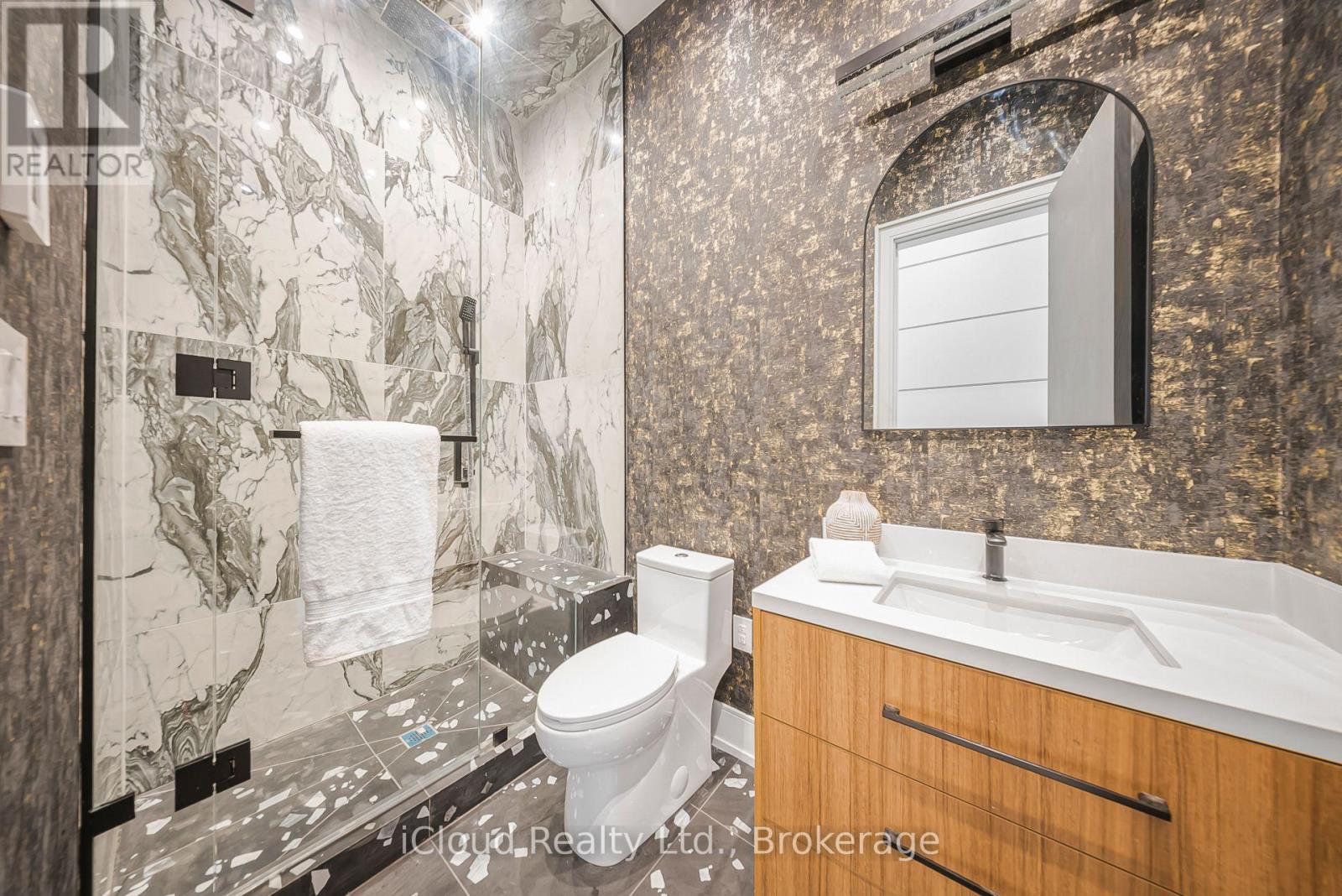 1374 Tansley Drive, Oakville, Ontario  L6L 2N4 - Photo 31 - W12379564