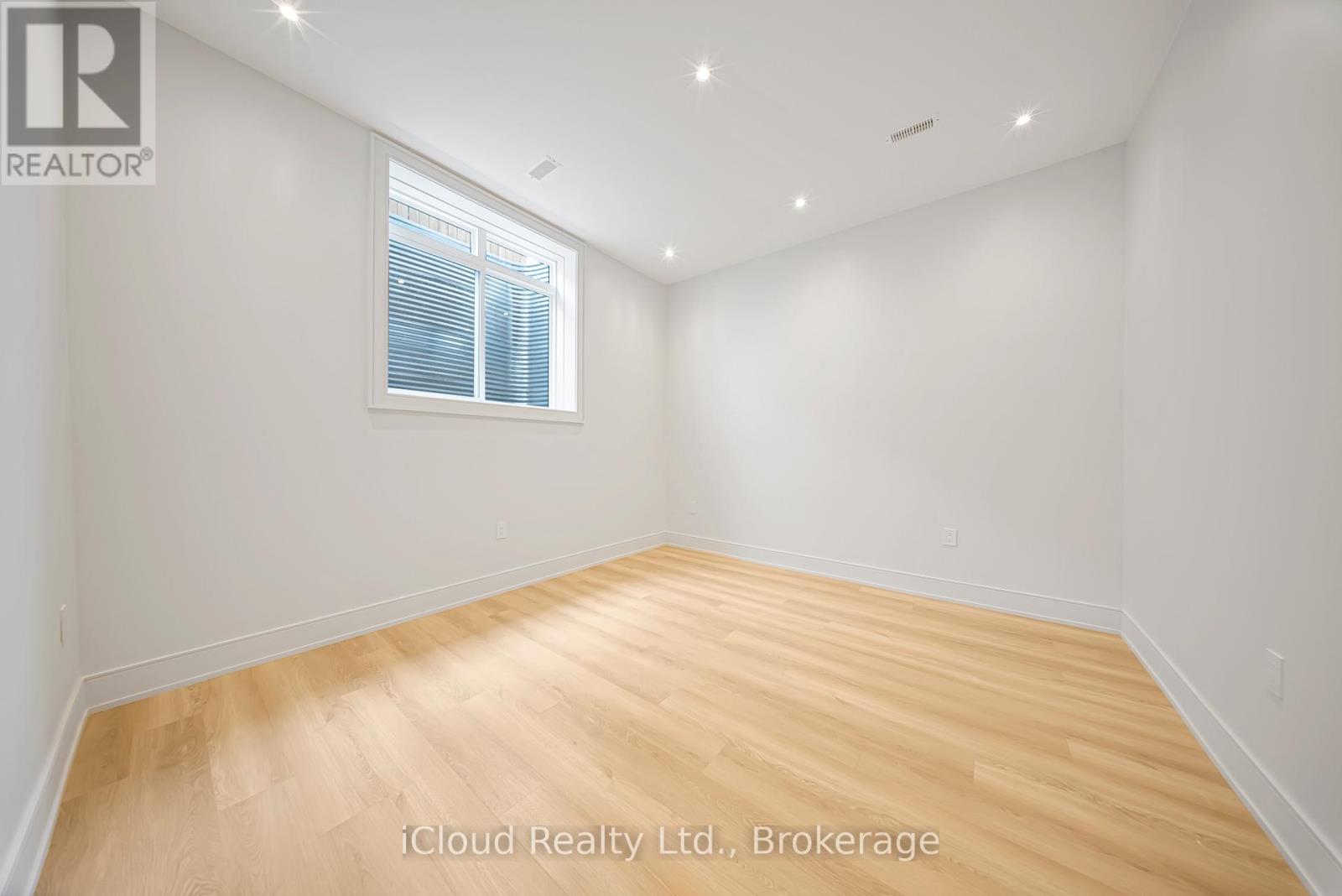 1374 Tansley Drive, Oakville, Ontario  L6L 2N4 - Photo 42 - W12379564