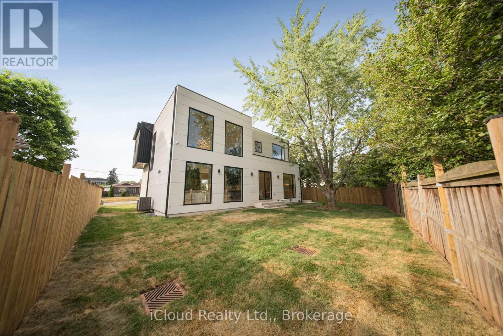 1374 Tansley Drive, Oakville, Ontario  L6L 2N4 - Photo 43 - W12379564
