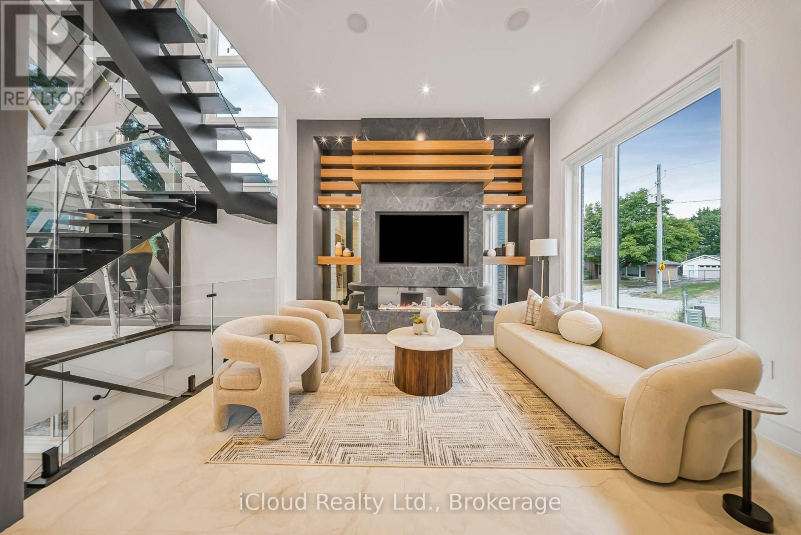 1374 Tansley Drive, Oakville, Ontario  L6L 2N4 - Photo 7 - W12379564