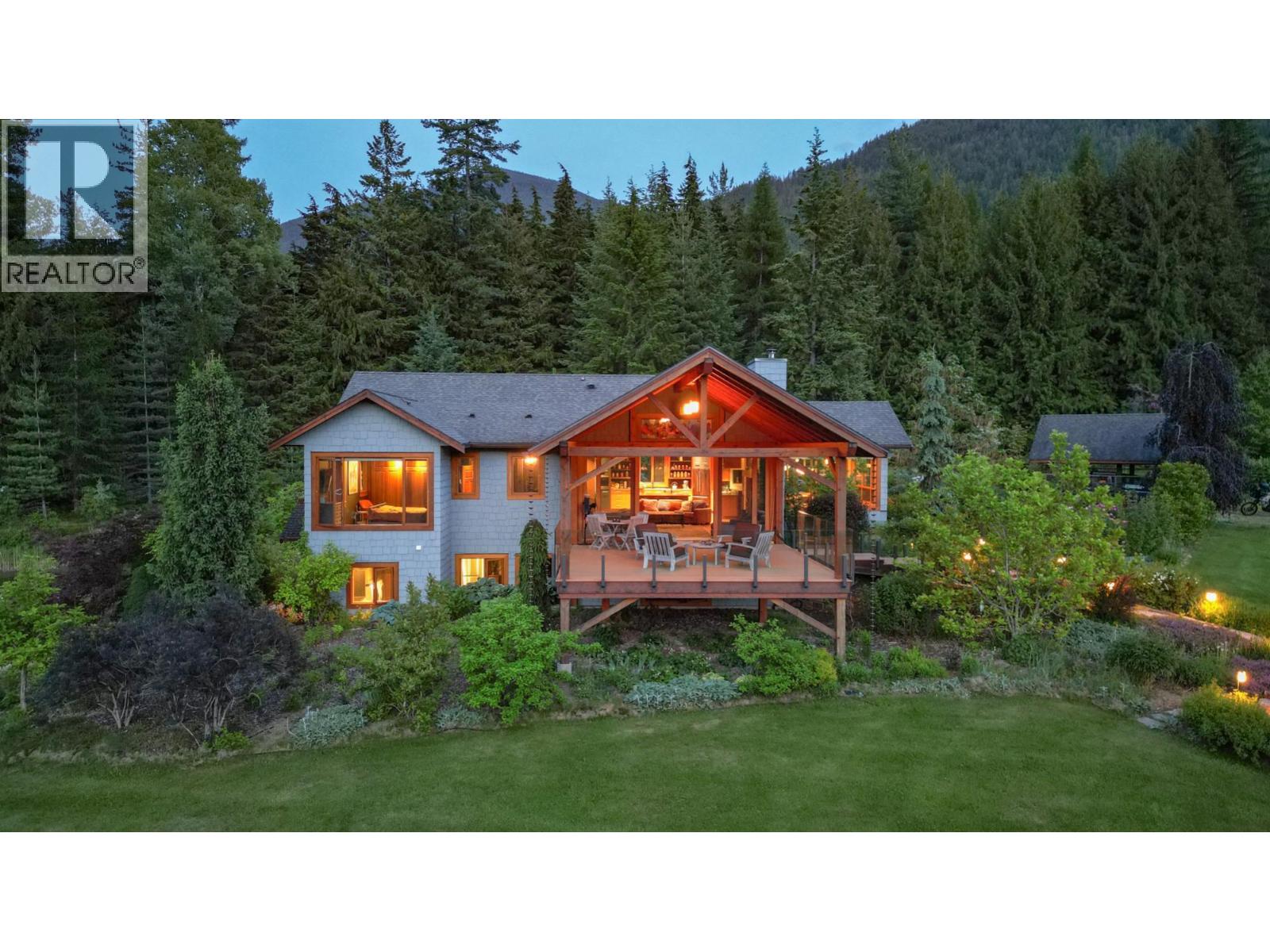6890 Harrop-Procter Road, Harrop, British Columbia  V1L 6R2 - Photo 2 - 10339364