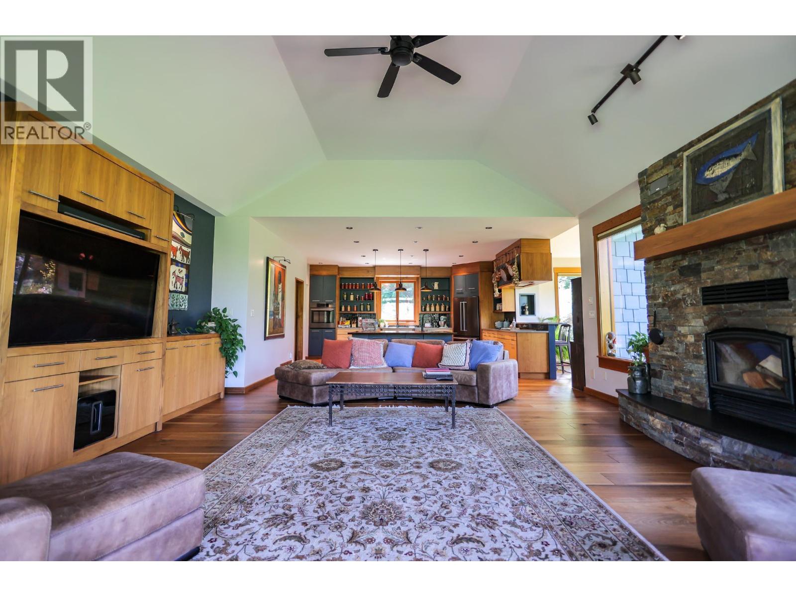 6890 Harrop-Procter Road, Harrop, British Columbia  V1L 6R2 - Photo 17 - 10339364